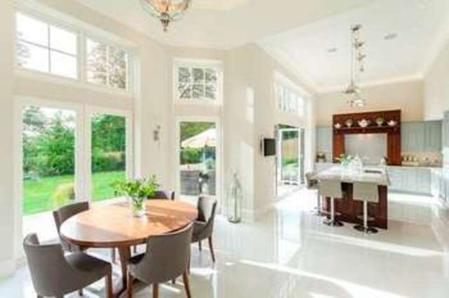 Image of 5 bedroom Detached house for sale in Bridge Street Berkhamsted HP4 at Bridge Street  Berkhamsted, HP4 2EB