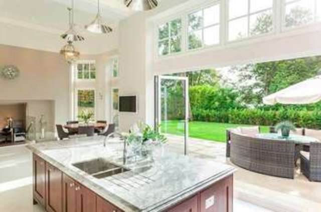  Image of 5 bedroom Detached house for sale in Bridge Street Berkhamsted HP4 at Bridge Street  Berkhamsted, HP4 2EB