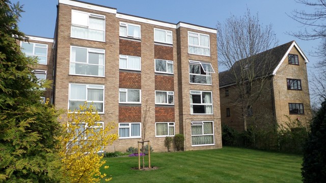  Image of 1 bedroom Flat to rent in Harcourt Avenue Wallington SM6 at 10 Harcourt Avenue  Wallington, SM6 8AR