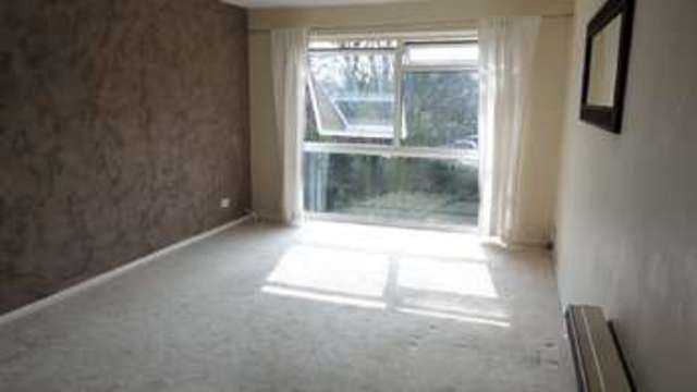 Image of 1 bedroom Flat to rent in Harcourt Avenue Wallington SM6 at 10 Harcourt Avenue  Wallington, SM6 8AR