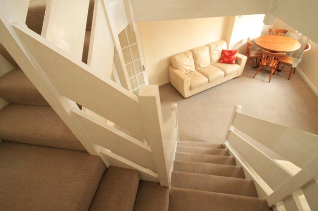  Image of 1 bedroom Flat to rent in Brookfield Avenue Sutton SM1 at Sutton, SM1 3QL