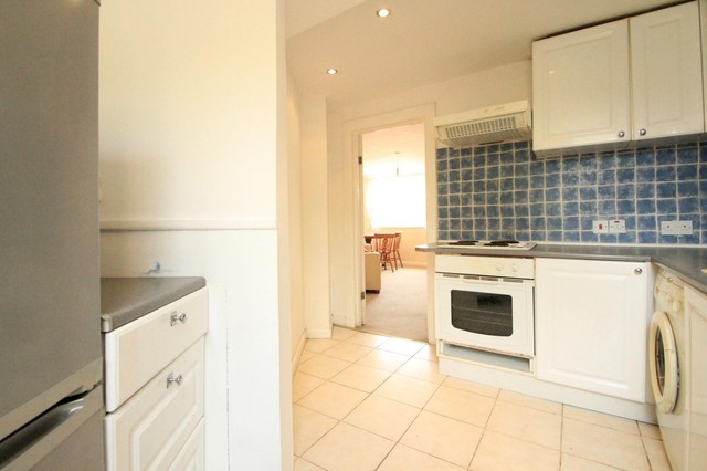  Image of 1 bedroom Flat to rent in Brookfield Avenue Sutton SM1 at Sutton, SM1 3QL