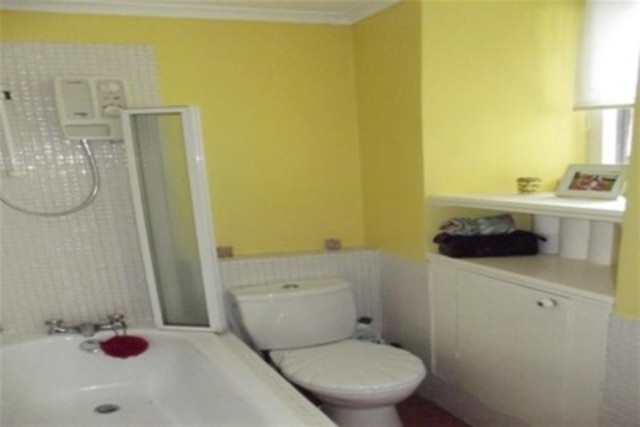  Image of 1 bedroom Flat to rent in Buckingham Terrace Glasgow G12 at Botanics Glasgow Glasgow, G12 8EB