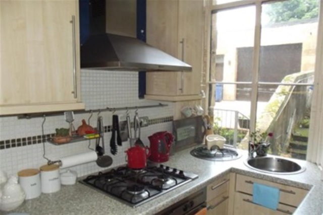  Image of 1 bedroom Flat to rent in Buckingham Terrace Glasgow G12 at Botanics Glasgow Glasgow, G12 8EB