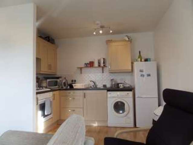  Image of 2 bedroom Flat to rent in Callington Road Swindon SN25 at Swindon Haydon Wick, SN25 2BE