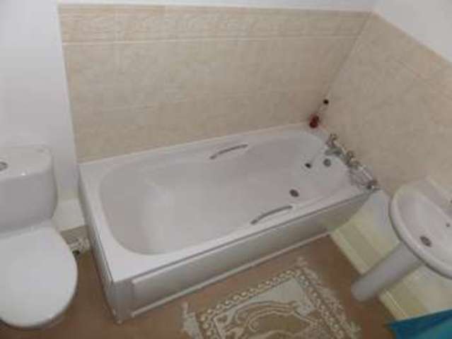  Image of 2 bedroom Flat to rent in Callington Road Swindon SN25 at Swindon Haydon Wick, SN25 2BE