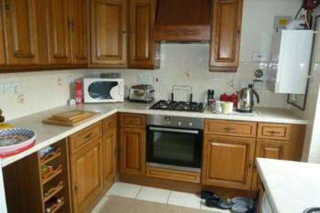  Image of 3 bedroom Terraced house for sale in Callington Road Reading RG2 at Callington Road  Reading, RG2 7QG