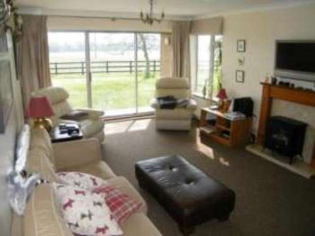 Image of 4 bedroom Detached house for sale in Fen Road Cambridge CB4 at Cambridge Cambridgeshire Fen Ditton, CB4 1UN