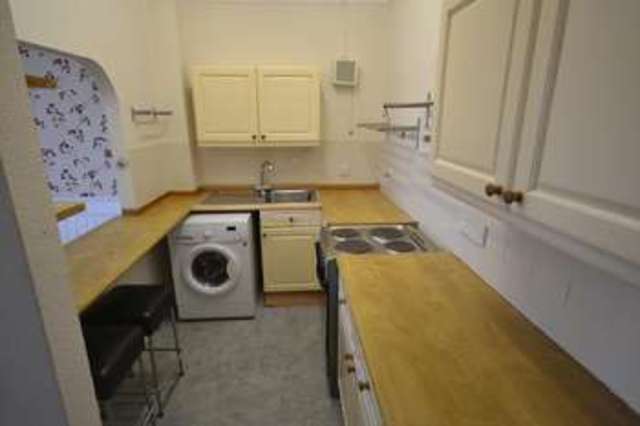  Image of 1 bedroom Flat to rent in Cantelupe Road Bexhill-on-Sea TN40 at Bexhill On Sea, TN40 1JG