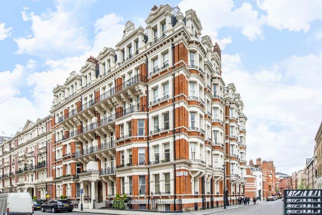  Image of 3 bedroom Flat to rent in Carlisle Place London SW1P at Cardinal Mansions  Carlisle Place, SW1P 1EY