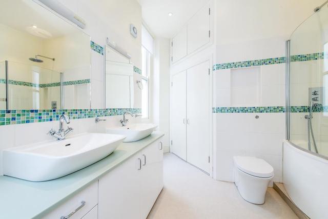  Image of 3 bedroom Flat to rent in Carlisle Place London SW1P at Cardinal Mansions  Carlisle Place, SW1P 1EY