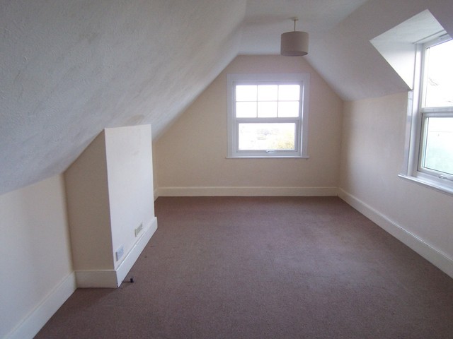  Image of 3 bedroom Flat to rent in Carew Road Eastbourne BN21 at 14 Carew Road  Eastbourne, BN21 2JD