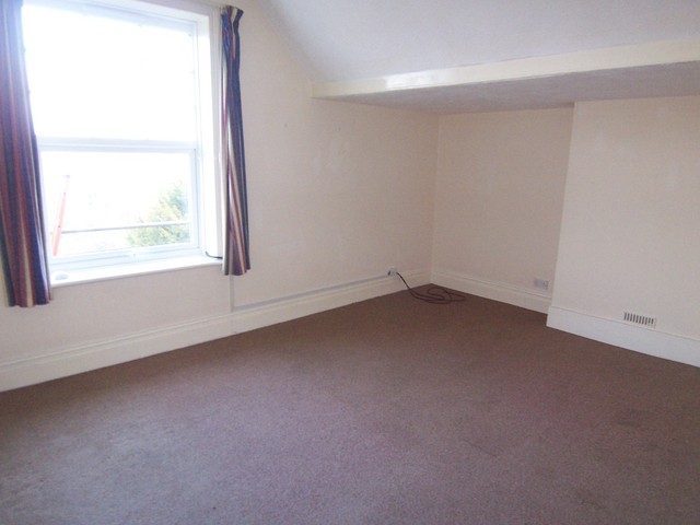  Image of 3 bedroom Flat to rent in Carew Road Eastbourne BN21 at 14 Carew Road  Eastbourne, BN21 2JD