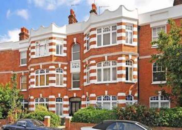  Image of 2 bedroom Flat to rent in Castelnau Gardens London SW13 at Castelnau Gardens  Barnes, SW13 8DU