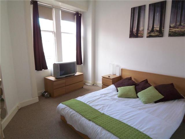  Image of 2 bedroom Flat to rent in Castle Street Paisley PA1 at Paisley Renfrewshire Renfrewshire, PA1 2JW