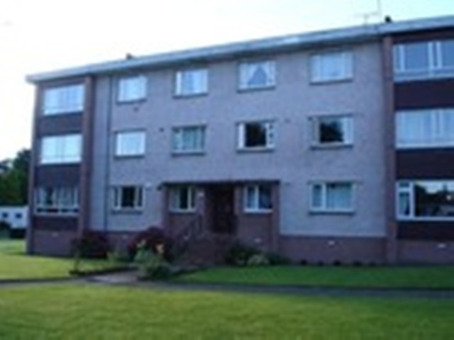  Image of 2 bedroom Flat to rent in Castleton Drive Newton Mearns Glasgow G77 at Newton Mearns Glasgow Glasgow, G77 5LF