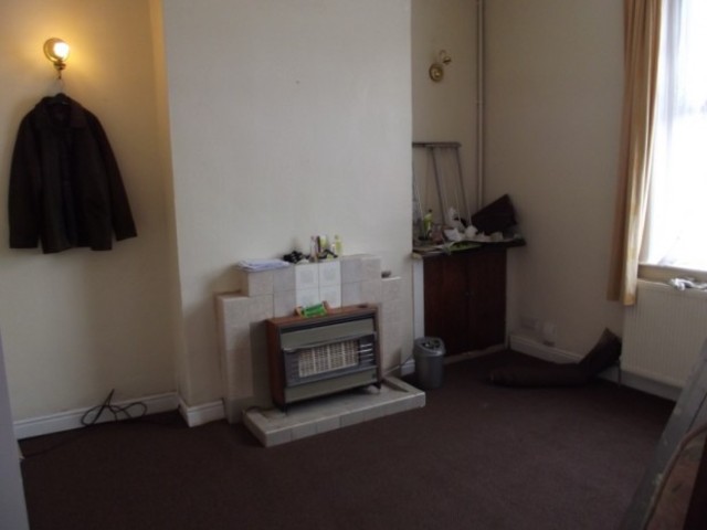  Image of 3 bedroom Terraced house to rent in Castleton Road Preston PR1 at Castleton Road  Preston, PR1 6QH