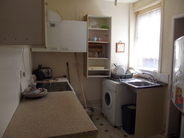  Image of 3 bedroom Terraced house to rent in Castleton Road Preston PR1 at Castleton Road  Preston, PR1 6QH