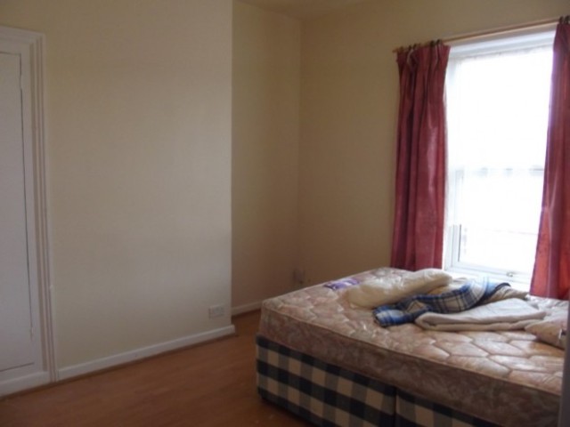  Image of 3 bedroom Terraced house to rent in Castleton Road Preston PR1 at Castleton Road  Preston, PR1 6QH