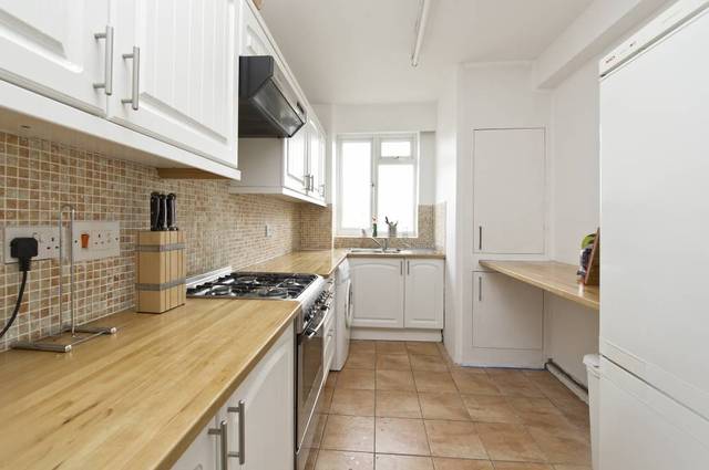  Image of 3 bedroom Flat to rent in St. John