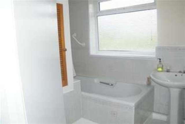  Image of 3 bedroom Detached house to rent in Cawdor Avenue Farnworth Bolton BL4 at Bolton, BL4 7HU