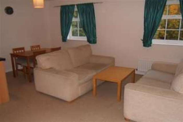  Image of 2 bedroom Flat to rent in Chaloner Grove Wakefield WF1 at Wakefield, WF1 4SU