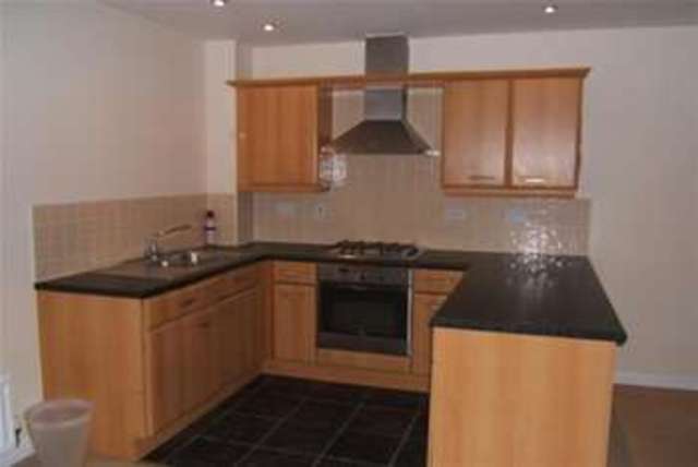  Image of 2 bedroom Flat to rent in Chaloner Grove Wakefield WF1 at Wakefield, WF1 4SU