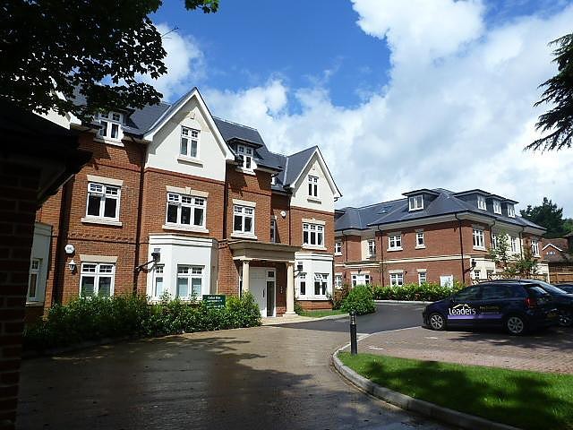  Image of 2 bedroom Flat to rent in Reigate Hill Reigate RH2 at Reigate Hill  Reigate, RH2 9NJ