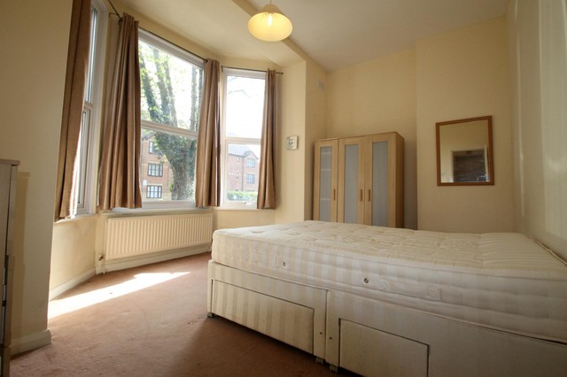  Image of 1 bedroom Flat to rent in Cedar Road Sutton SM2 at Sutton, SM2 5DG
