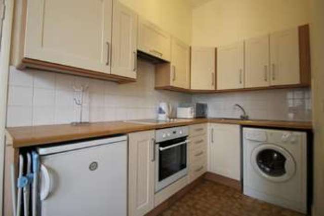  Image of 1 bedroom Flat to rent in Cedar Road Sutton SM2 at Sutton, SM2 5DG