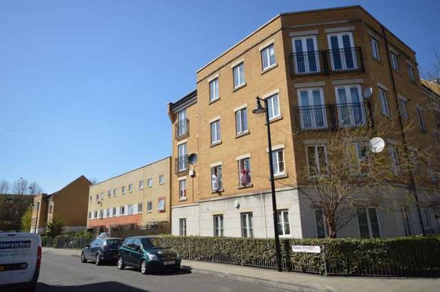  Image of 1 bedroom Apartment to rent in Chandler Way London SE15 at Chandley Way Rye Lane London, SE15 6GS