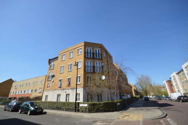  Image of 1 bedroom Apartment to rent in Chandler Way London SE15 at Chandley Way Rye Lane London, SE15 6GS