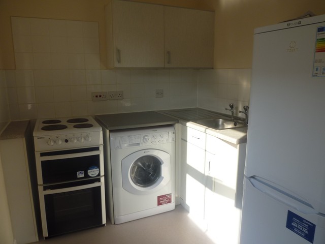  Image of 1 bedroom Flat to rent in Millbrook Road East Southampton SO15 at Charlecote House 16 Millbrook Road East Southampton, SO15 1HH
