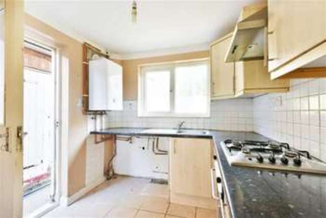  Image of 3 bedroom Property to rent in Chichester Close Hove BN3 at Chichester Close Hangleton Hangleton, BN3 8ET