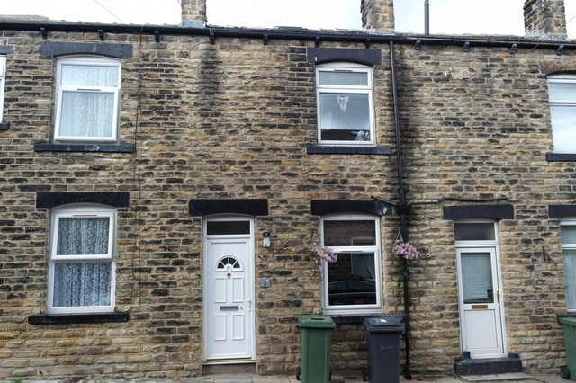  Image of 3 bedroom Detached house to rent in Clara Street Farsley Pudsey LS28 at Farsley, LS28 5DS