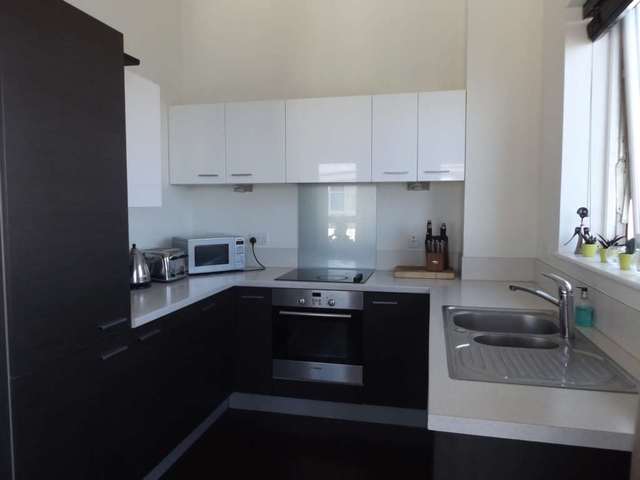  Image of 3 bedroom Penthouse to rent in Clovelly Place Greenhithe DA9 at Clarinda House  Greenhithe, DA9 9FB