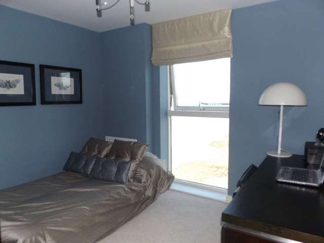  Image of 3 bedroom Penthouse to rent in Clovelly Place Greenhithe DA9 at Clarinda House  Greenhithe, DA9 9FB