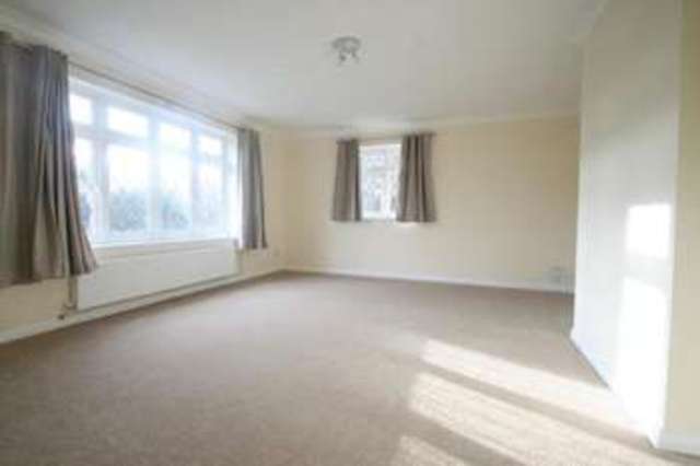  Image of 3 bedroom Detached house to rent in Coastal Road East Preston Littlehampton BN16 at East Preston Kingston, BN16 1SJ