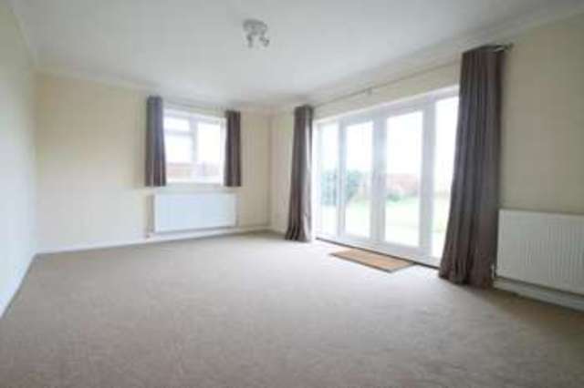  Image of 3 bedroom Detached house to rent in Coastal Road East Preston Littlehampton BN16 at East Preston Kingston, BN16 1SJ