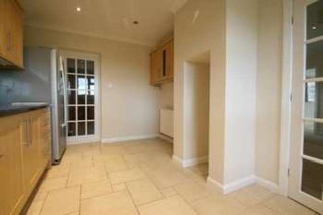  Image of 3 bedroom Detached house to rent in Coastal Road East Preston Littlehampton BN16 at East Preston Kingston, BN16 1SJ