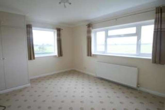  Image of 3 bedroom Detached house to rent in Coastal Road East Preston Littlehampton BN16 at East Preston Kingston, BN16 1SJ
