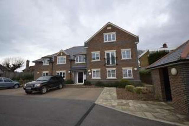  Image of 2 bedroom Flat to rent in Collington Avenue Bexhill-on-Sea TN39 at 52 Collington Avenue  Bexhill On Sea, TN39 3NE