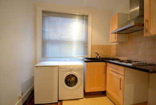  Image of Flat to rent in Commercial Road London E1 at Aldgate east  Aldgate, E1 1RD
