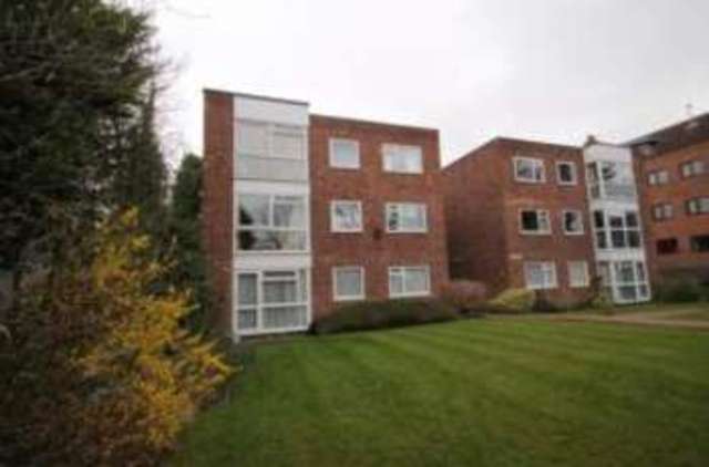  Image of 2 bedroom Flat for sale in The Avenue Beckenham BR3 at 25 The Avenue Beckenham Beckenham, BR3 5DG