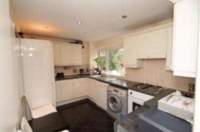 Image of 2 bedroom Flat for sale in The Avenue Beckenham BR3 at 25 The Avenue Beckenham Beckenham, BR3 5DG