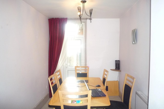  Image of 4 bedroom Detached house to rent in Copnor Road Portsmouth PO3 at Copnor  Portsmouth, PO3 5DA