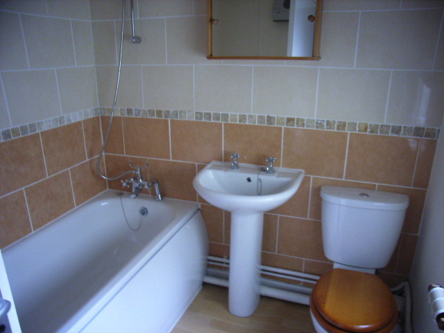  Image of 2 bedroom Flat to rent in Cottage Grove Southsea PO5 at Southsea, PO5 1EH