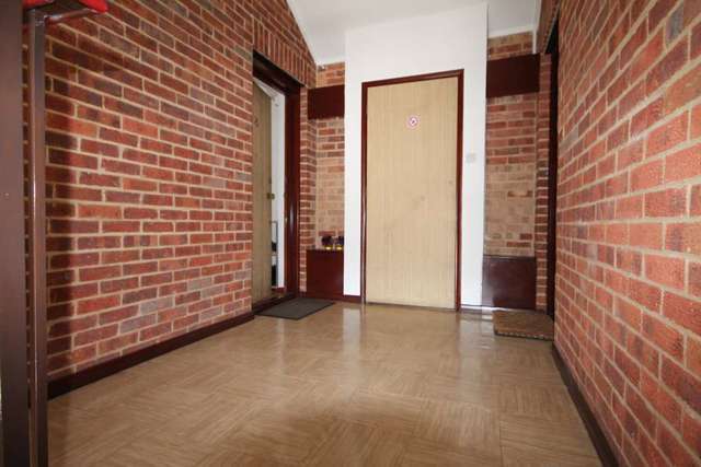  Image of 2 bedroom Apartment to rent in Cricketers Close Erith DA8 at Cricketers Close  Erith, DA8 1TU