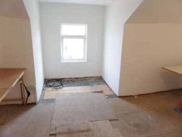  Image of Terraced house for sale in Cricklade Road Swindon SN2 at Cricklade Road Gorse Hill Swindon, SN2 1AD