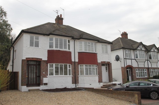  Image of 3 bedroom Detached house to rent in Cumnor Road Sutton SM2 at Sutton, SM2 5DW
